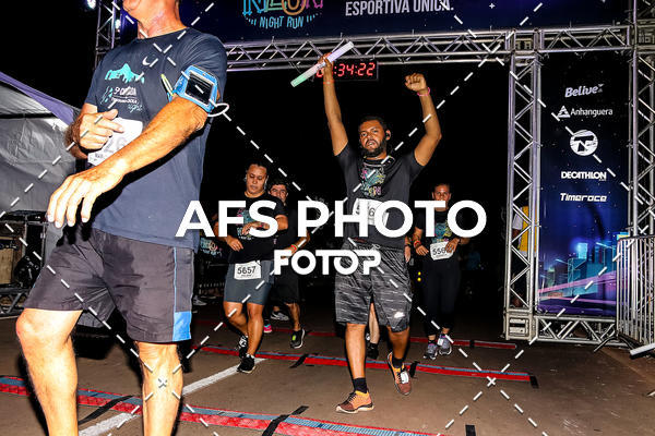 Buy your photos of the eventNeon Night Run 2019 - Brasilia on Fotop