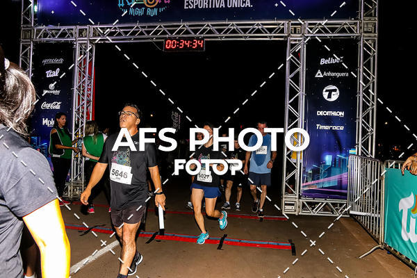 Buy your photos of the eventNeon Night Run 2019 - Brasilia on Fotop