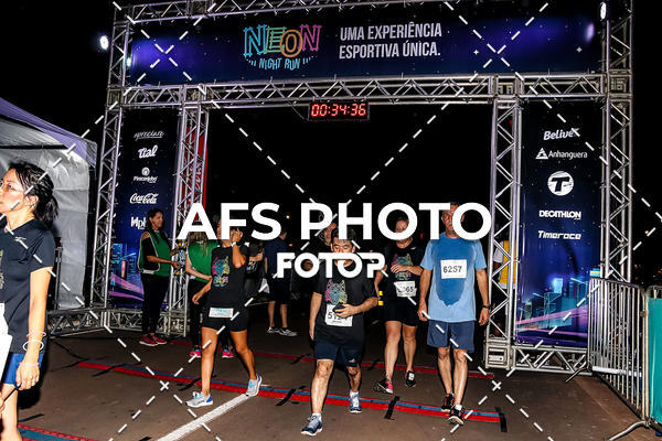 Buy your photos of the eventNeon Night Run 2019 - Brasilia on Fotop