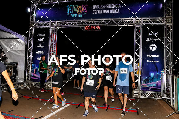 Buy your photos of the eventNeon Night Run 2019 - Brasilia on Fotop