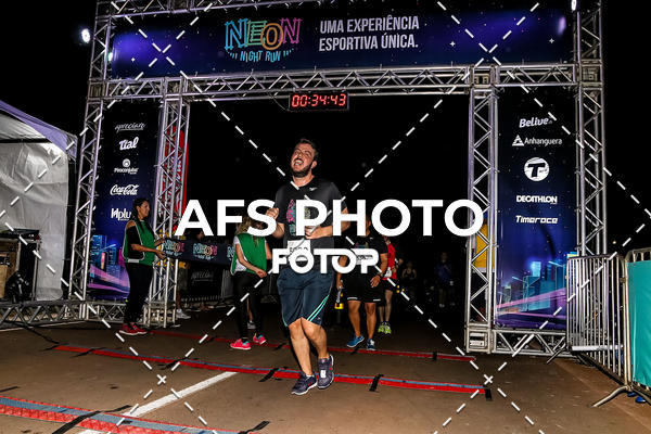 Buy your photos of the eventNeon Night Run 2019 - Brasilia on Fotop