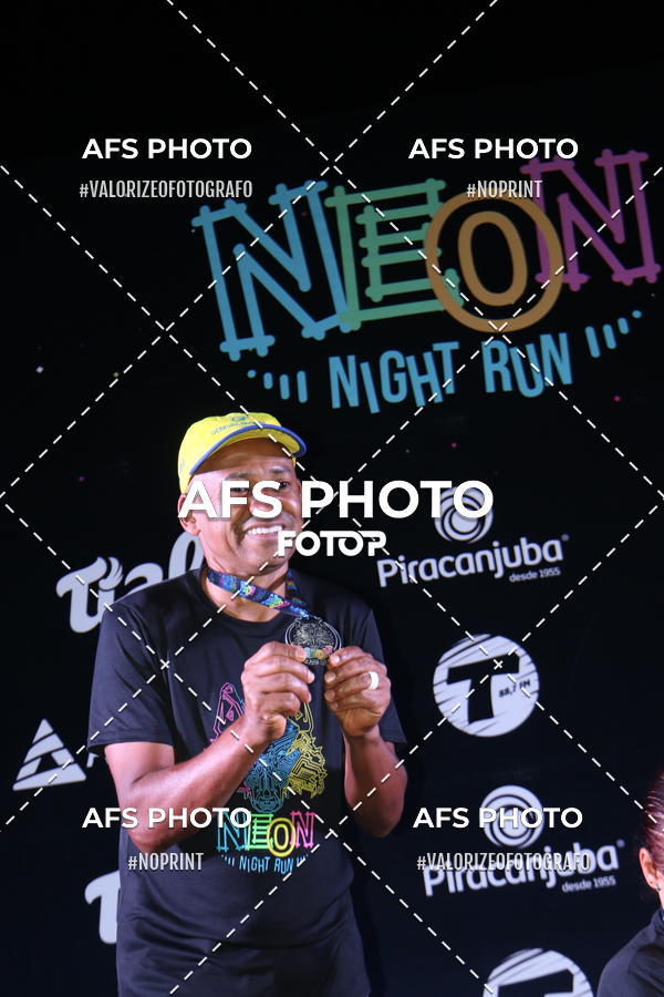 Buy your photos of the eventNeon Night Run 2019 - Brasilia on Fotop