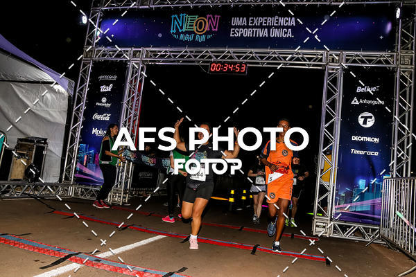 Buy your photos of the eventNeon Night Run 2019 - Brasilia on Fotop