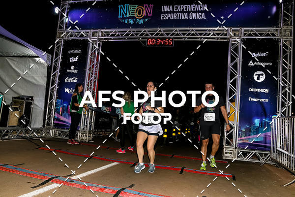 Buy your photos of the eventNeon Night Run 2019 - Brasilia on Fotop