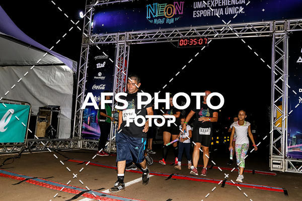Buy your photos of the eventNeon Night Run 2019 - Brasilia on Fotop