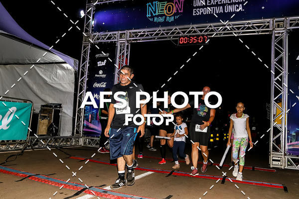 Buy your photos of the eventNeon Night Run 2019 - Brasilia on Fotop