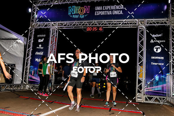 Buy your photos of the eventNeon Night Run 2019 - Brasilia on Fotop