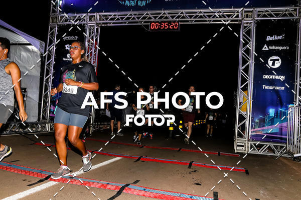 Buy your photos of the eventNeon Night Run 2019 - Brasilia on Fotop
