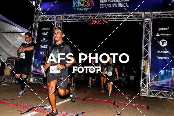 Buy your photos of the eventNeon Night Run 2019 - Brasilia on Fotop