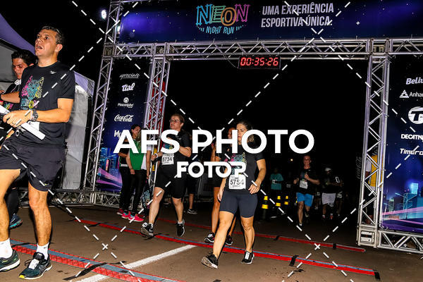 Buy your photos of the eventNeon Night Run 2019 - Brasilia on Fotop