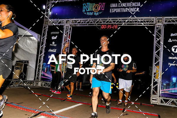 Buy your photos of the eventNeon Night Run 2019 - Brasilia on Fotop