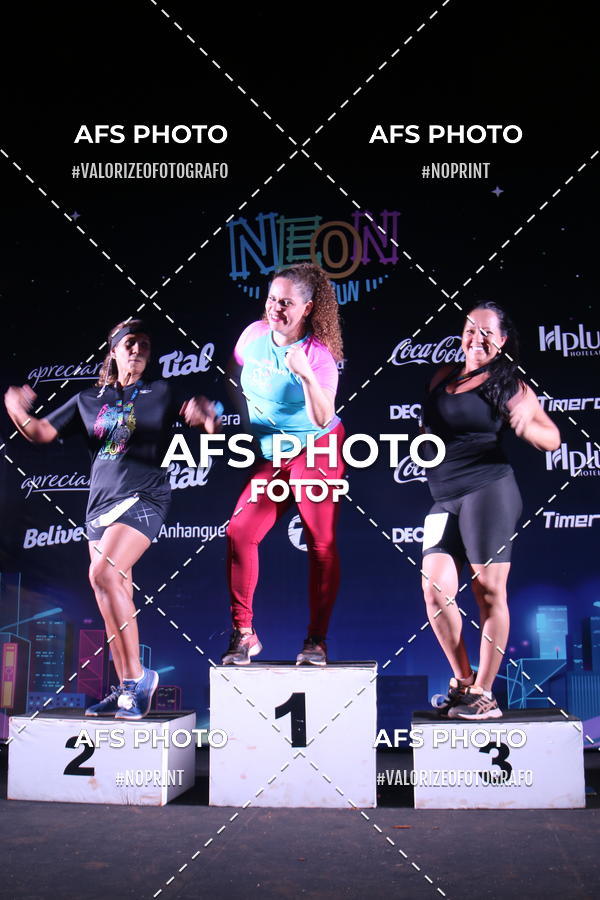 Buy your photos of the eventNeon Night Run 2019 - Brasilia on Fotop