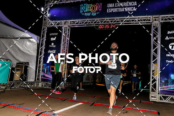 Buy your photos of the eventNeon Night Run 2019 - Brasilia on Fotop