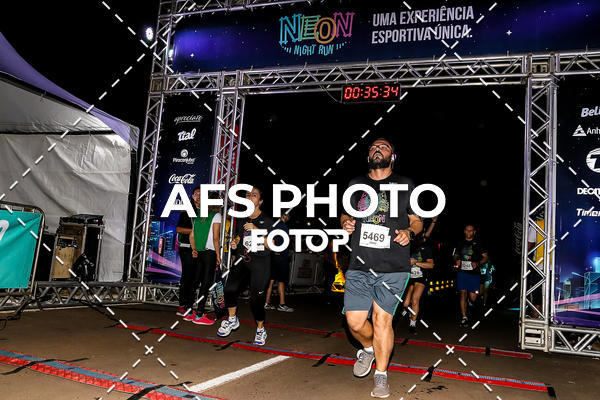 Buy your photos of the eventNeon Night Run 2019 - Brasilia on Fotop