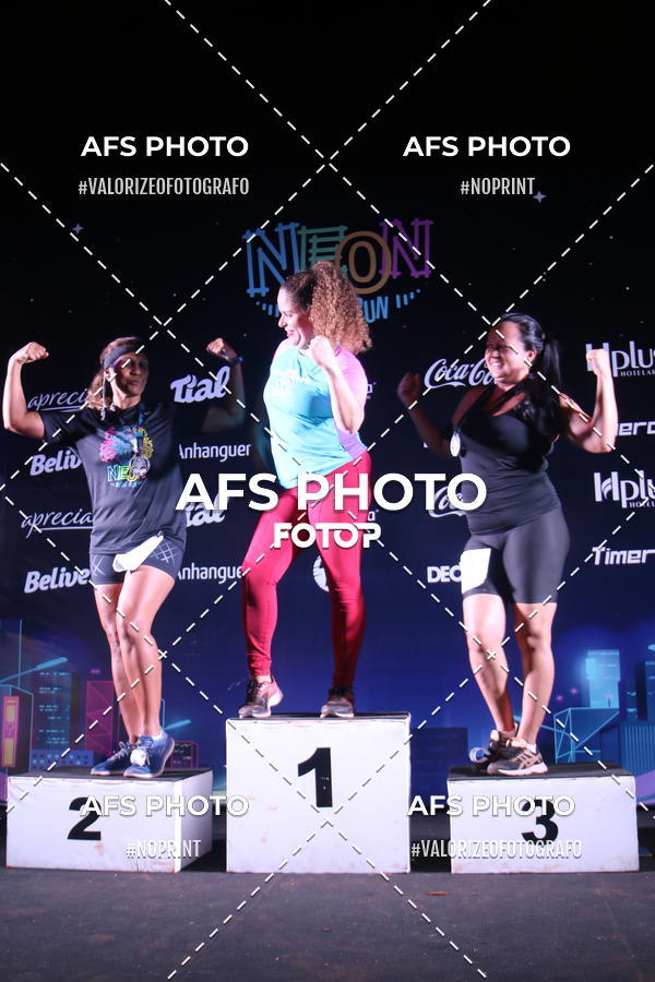 Buy your photos of the eventNeon Night Run 2019 - Brasilia on Fotop