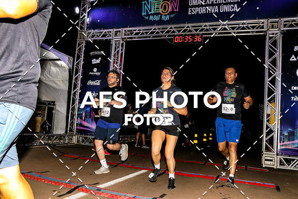 Buy your photos of the eventNeon Night Run 2019 - Brasilia on Fotop