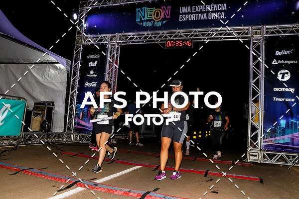 Buy your photos of the eventNeon Night Run 2019 - Brasilia on Fotop