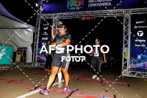 Buy your photos of the eventNeon Night Run 2019 - Brasilia on Fotop
