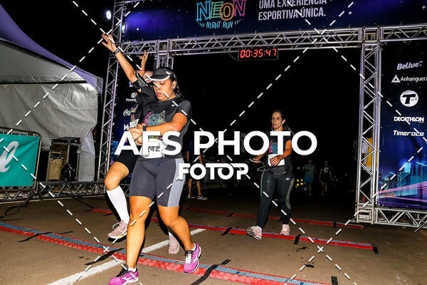 Buy your photos of the eventNeon Night Run 2019 - Brasilia on Fotop
