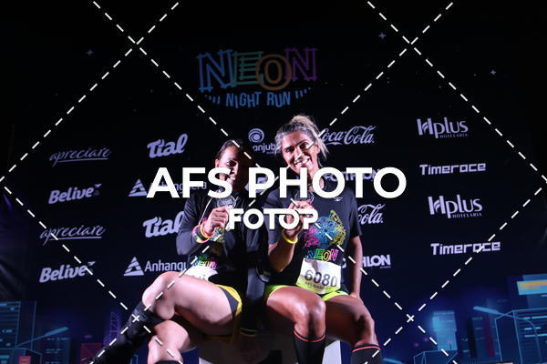Buy your photos of the eventNeon Night Run 2019 - Brasilia on Fotop