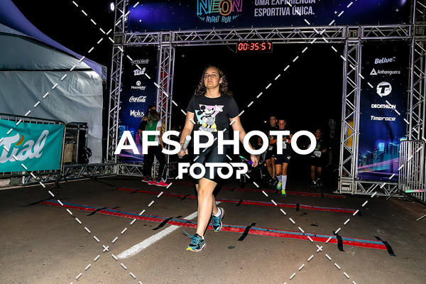 Buy your photos of the eventNeon Night Run 2019 - Brasilia on Fotop