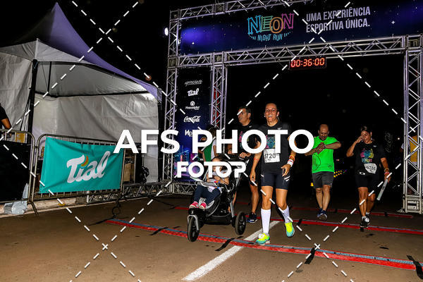 Buy your photos of the eventNeon Night Run 2019 - Brasilia on Fotop