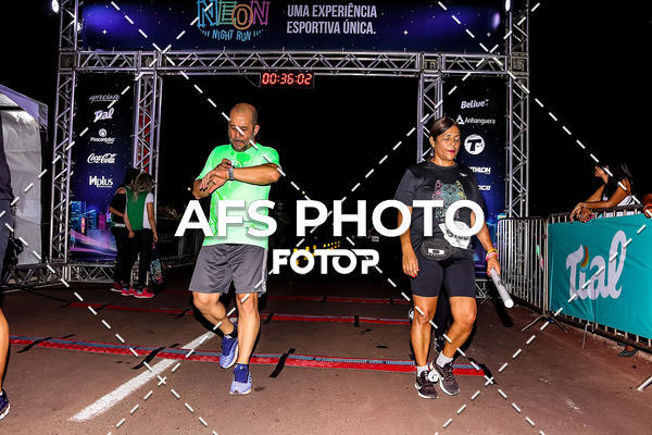 Buy your photos of the eventNeon Night Run 2019 - Brasilia on Fotop