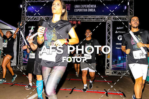 Buy your photos of the eventNeon Night Run 2019 - Brasilia on Fotop