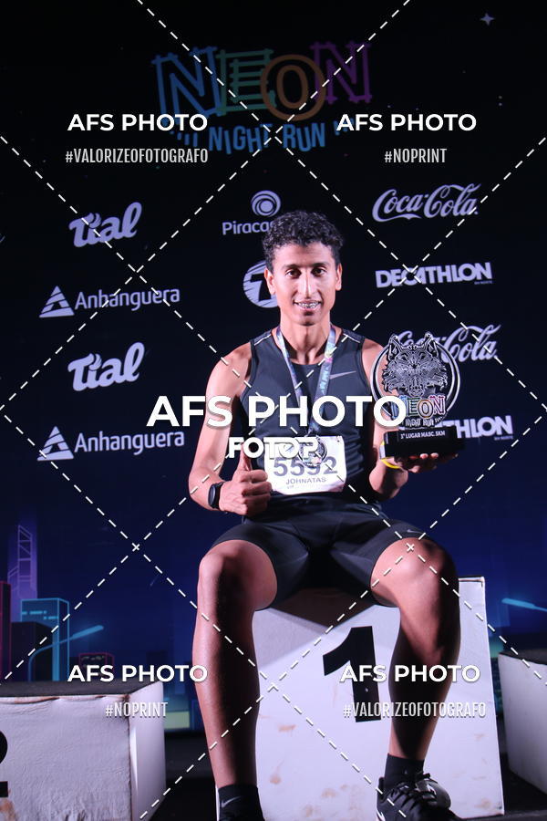 Buy your photos of the eventNeon Night Run 2019 - Brasilia on Fotop