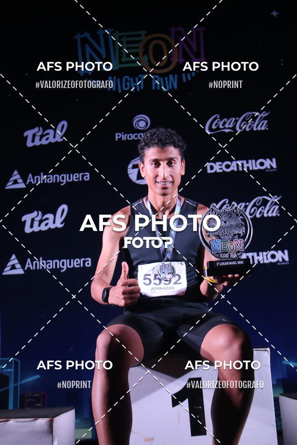 Buy your photos of the eventNeon Night Run 2019 - Brasilia on Fotop
