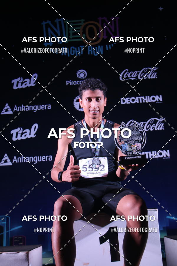 Buy your photos of the eventNeon Night Run 2019 - Brasilia on Fotop