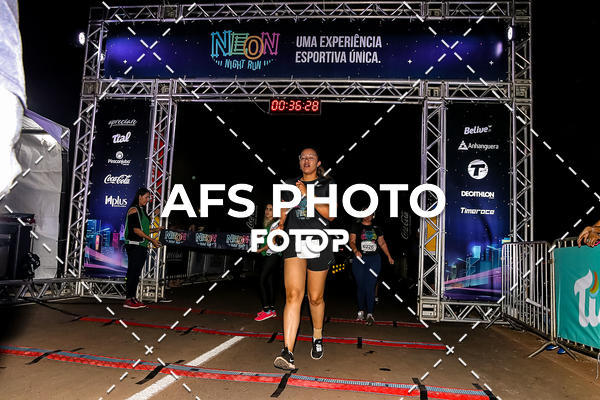 Buy your photos of the eventNeon Night Run 2019 - Brasilia on Fotop