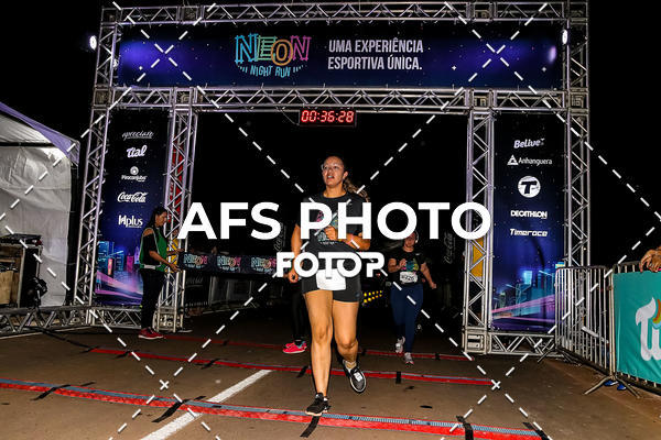 Buy your photos of the eventNeon Night Run 2019 - Brasilia on Fotop