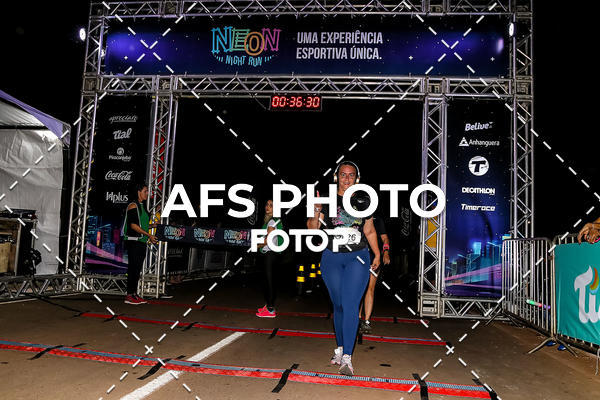 Buy your photos of the eventNeon Night Run 2019 - Brasilia on Fotop