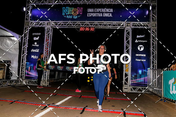 Buy your photos of the eventNeon Night Run 2019 - Brasilia on Fotop