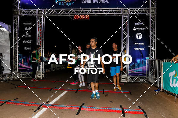 Buy your photos of the eventNeon Night Run 2019 - Brasilia on Fotop