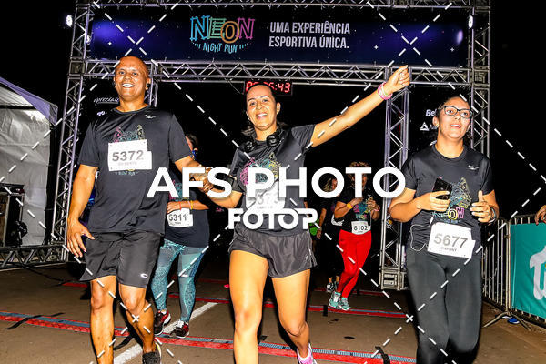 Buy your photos of the eventNeon Night Run 2019 - Brasilia on Fotop