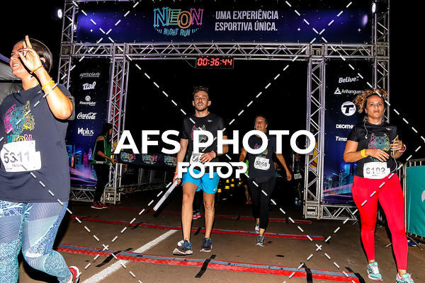 Buy your photos of the eventNeon Night Run 2019 - Brasilia on Fotop