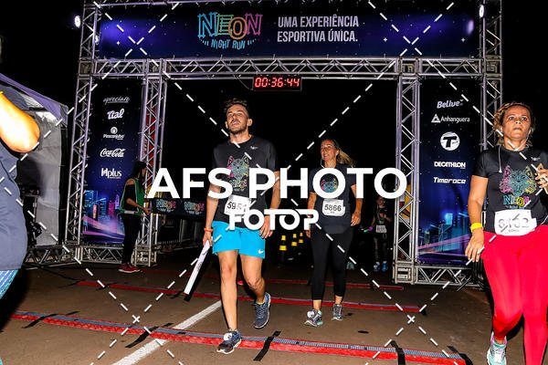 Buy your photos of the eventNeon Night Run 2019 - Brasilia on Fotop