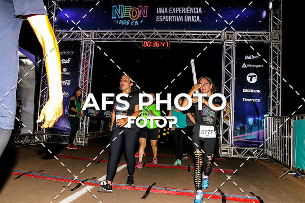 Buy your photos of the eventNeon Night Run 2019 - Brasilia on Fotop