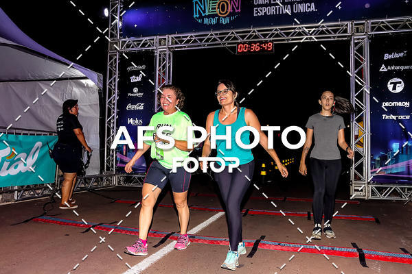 Buy your photos of the eventNeon Night Run 2019 - Brasilia on Fotop