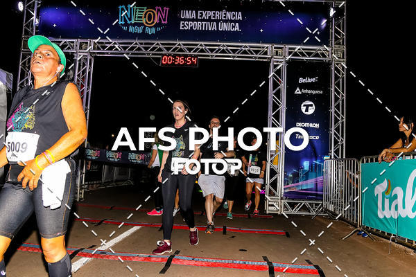 Buy your photos of the eventNeon Night Run 2019 - Brasilia on Fotop