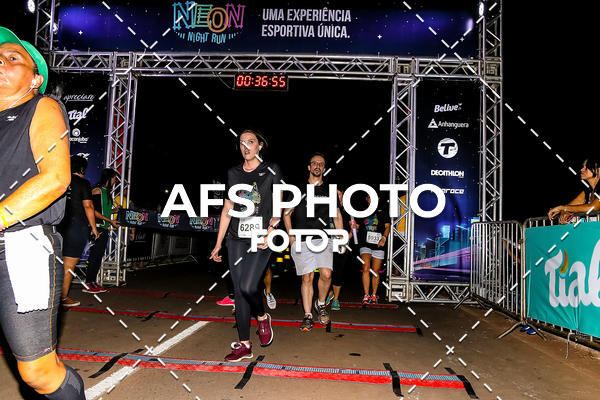 Buy your photos of the eventNeon Night Run 2019 - Brasilia on Fotop