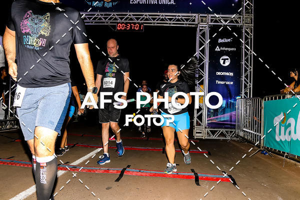 Buy your photos of the eventNeon Night Run 2019 - Brasilia on Fotop