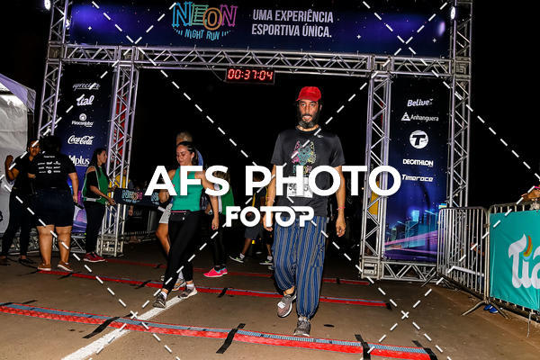 Buy your photos of the eventNeon Night Run 2019 - Brasilia on Fotop