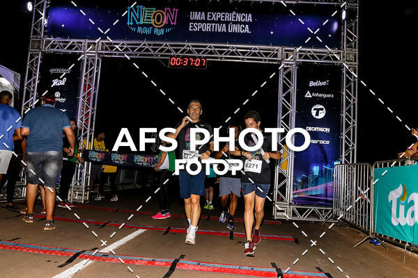 Buy your photos of the eventNeon Night Run 2019 - Brasilia on Fotop