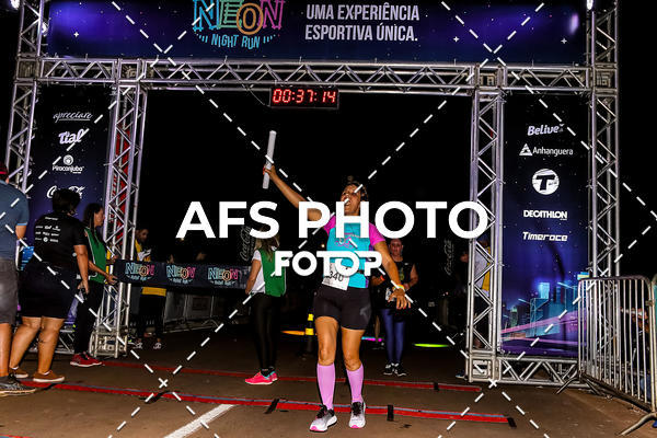 Buy your photos of the eventNeon Night Run 2019 - Brasilia on Fotop
