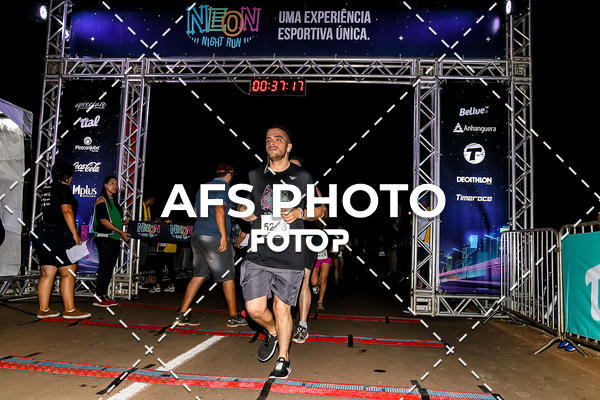Buy your photos of the eventNeon Night Run 2019 - Brasilia on Fotop