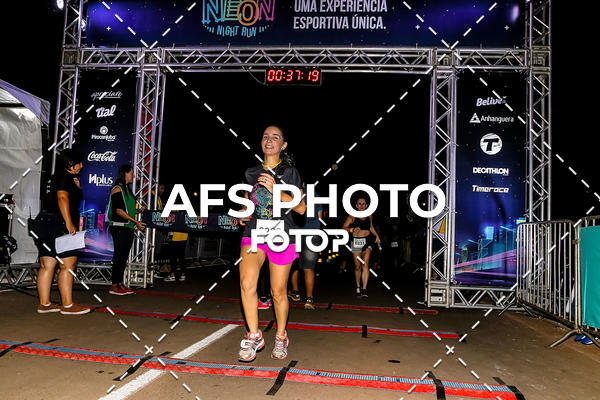 Buy your photos of the eventNeon Night Run 2019 - Brasilia on Fotop