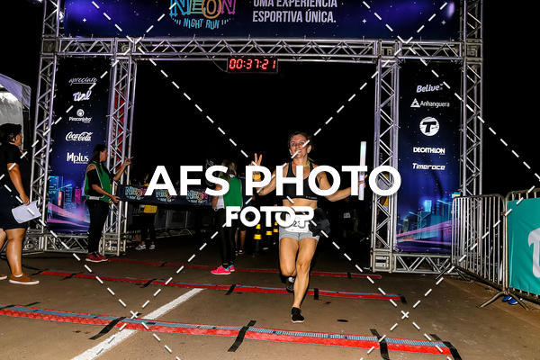 Buy your photos of the eventNeon Night Run 2019 - Brasilia on Fotop